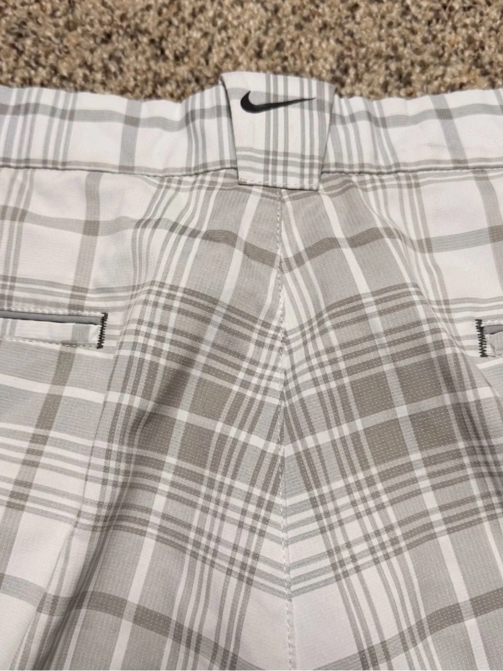 Nike Golf Mens White & Gray Size 38 Flat Front Casual Shorts Swoosh